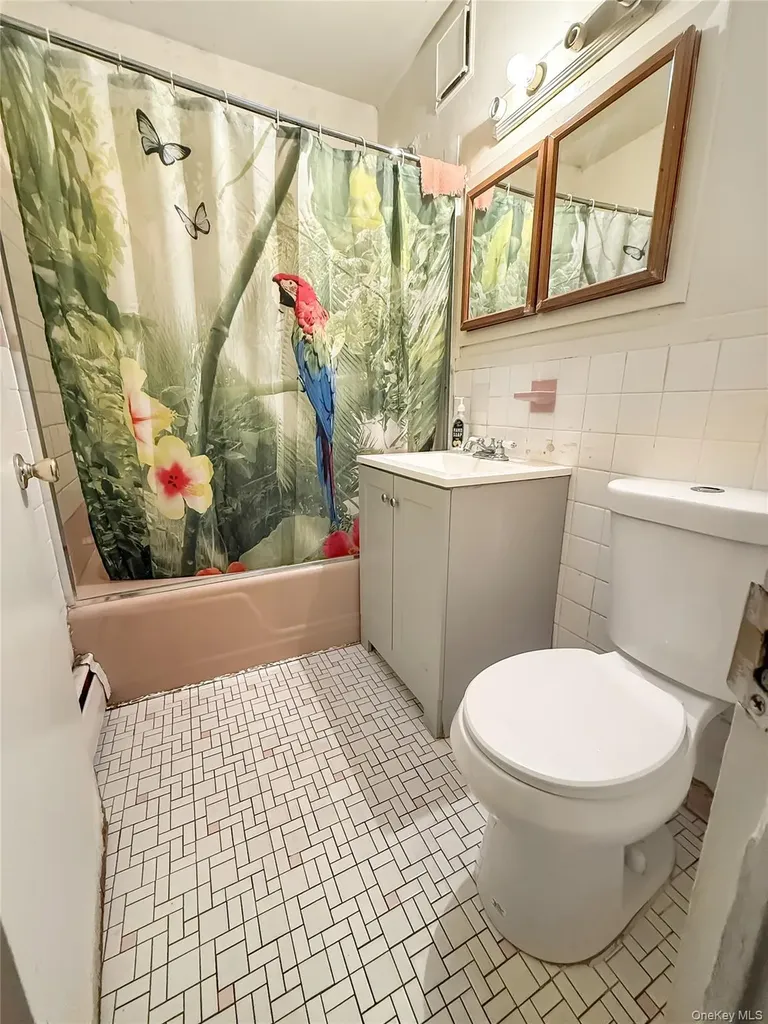 4432 Baychester Avenue Bronx NY 10466