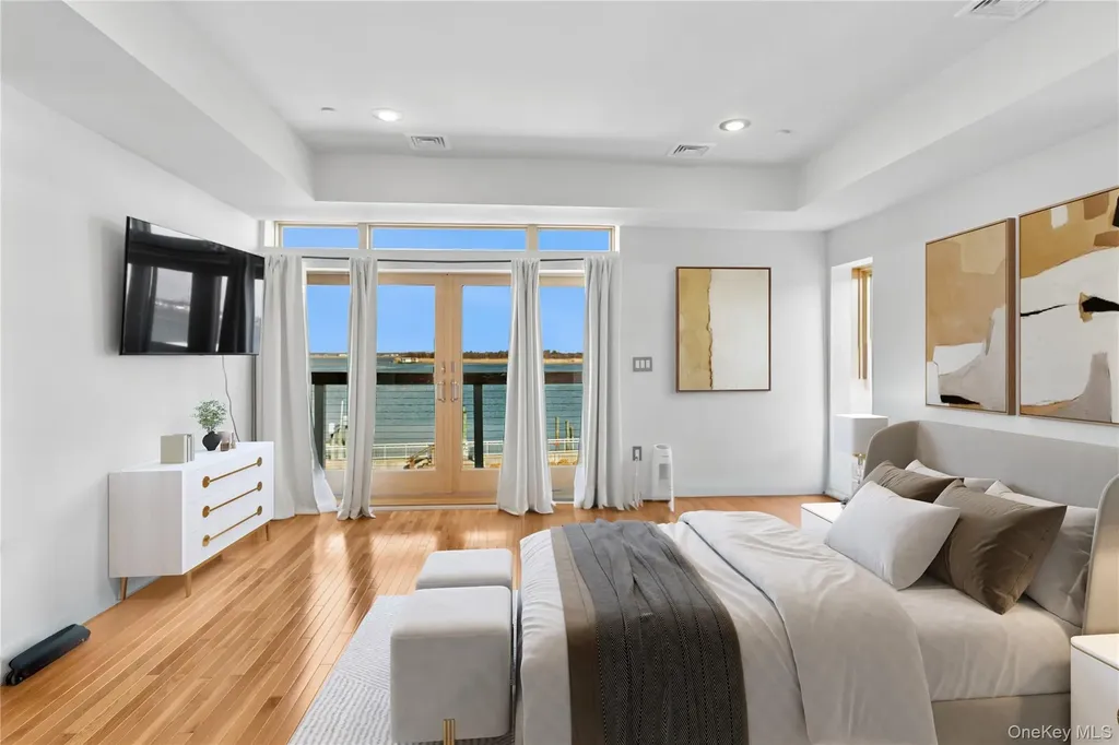 416 W Bay Drive Long Beach NY 11561
