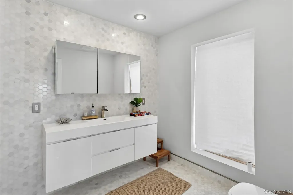 416 W Bay Drive Long Beach NY 11561