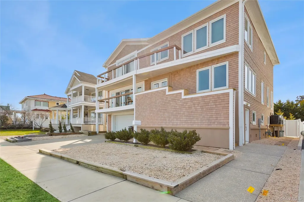 416 W Bay Drive Long Beach NY 11561