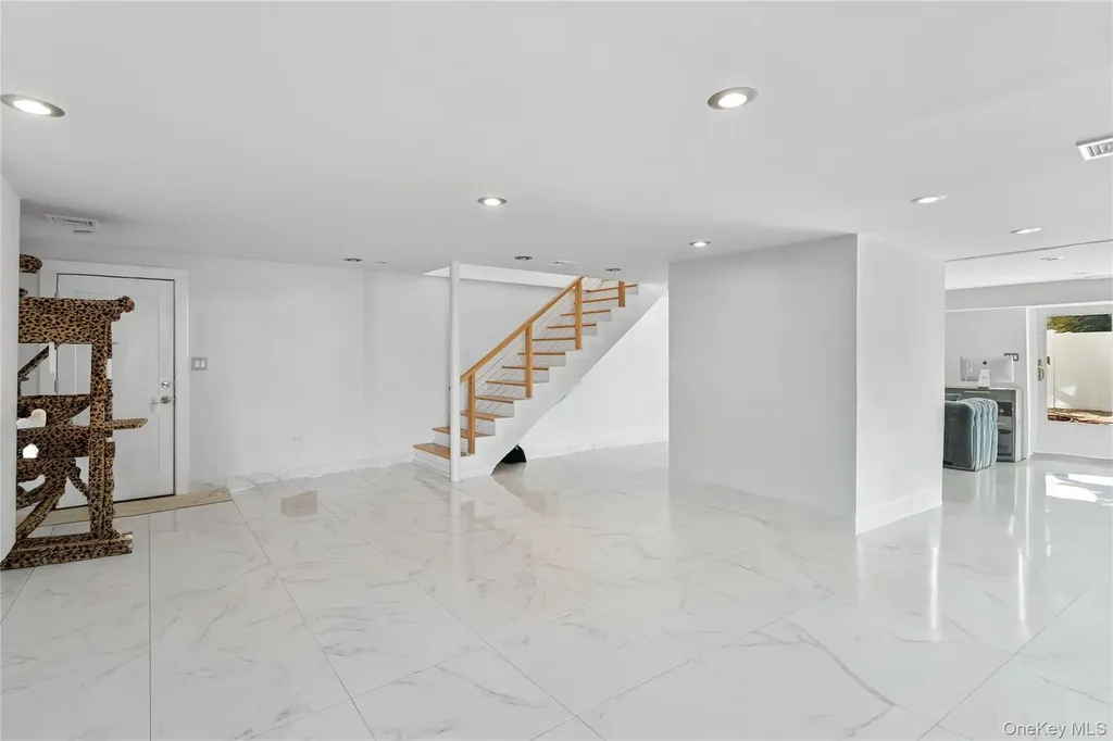 416 W Bay Drive Long Beach NY 11561
