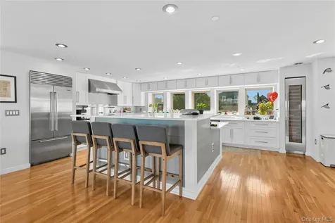 416 W Bay Drive Long Beach NY 11561