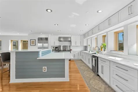416 W Bay Drive Long Beach NY 11561