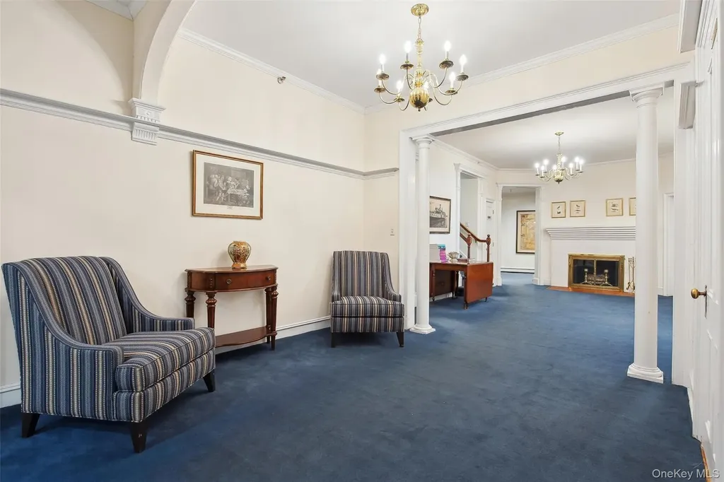 33 W 2nd Street Riverhead NY 11901