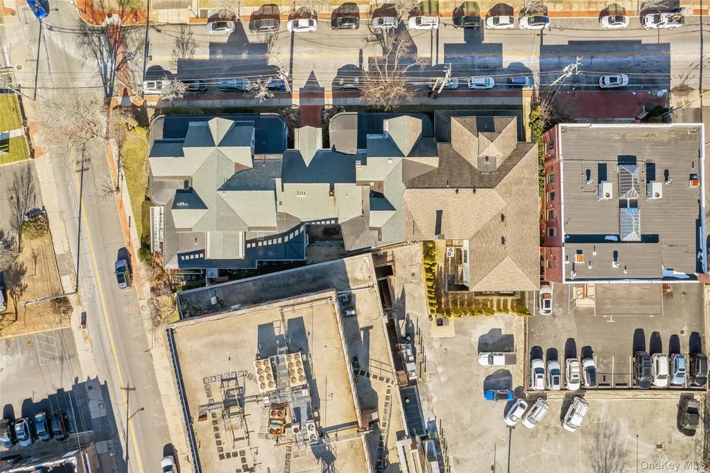 33 W 2nd Street Riverhead NY 11901