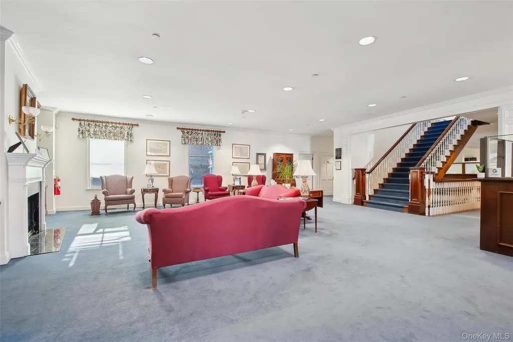 33 W 2nd Street Riverhead NY 11901