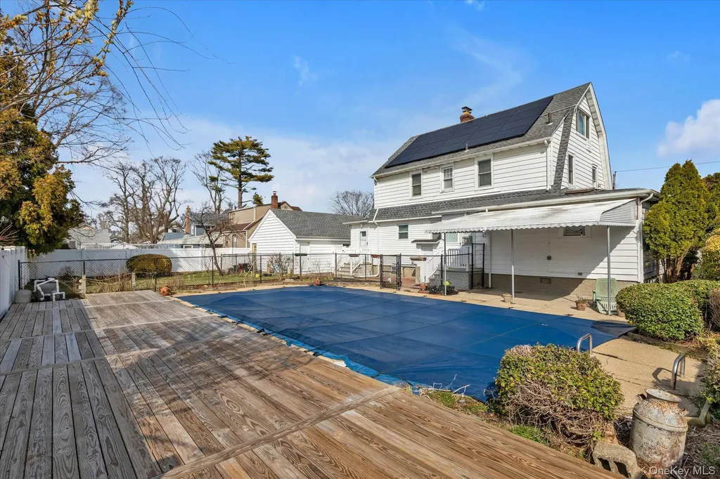 700 Partridge Avenue West Hempstead NY 11552