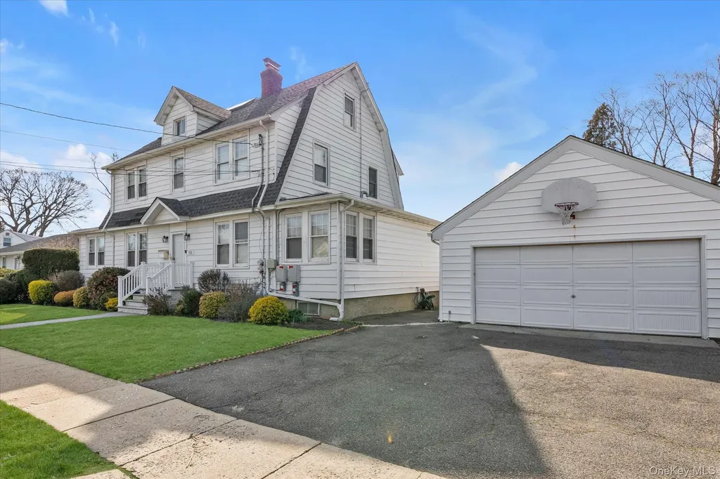 700 Partridge Avenue West Hempstead NY 11552