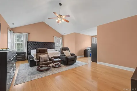 26 Mount Pleasant Drive Poughquag NY 12570