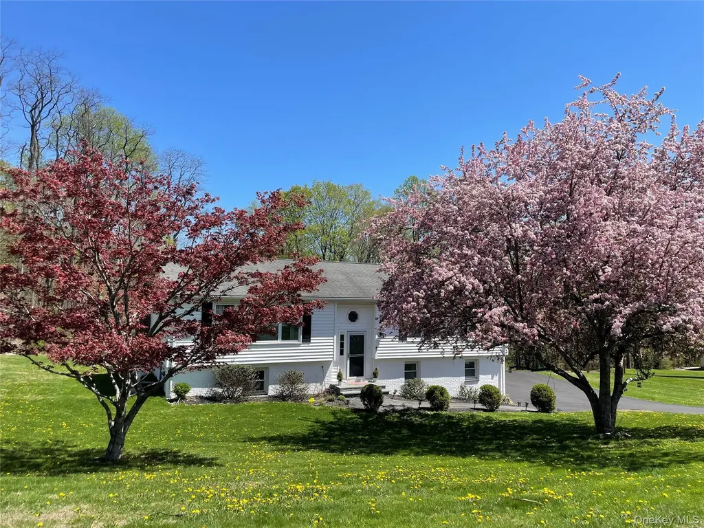 4 Stonewall Farm Road Mahopac NY 10541