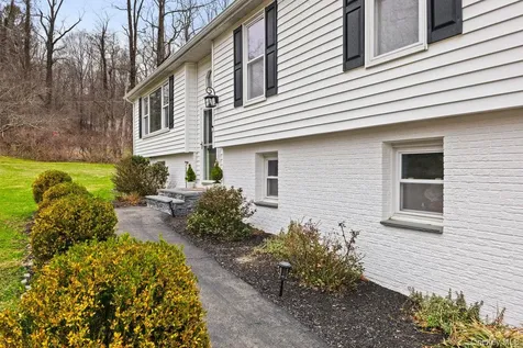 4 Stonewall Farm Road Mahopac NY 10541
