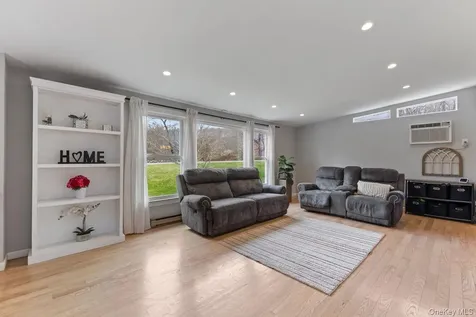 4 Stonewall Farm Road Mahopac NY 10541