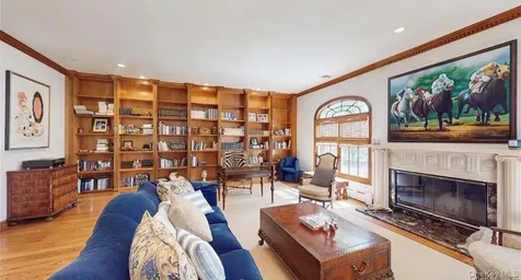 406 Duck Pond Locust Valley NY 11560
