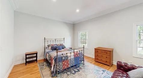406 Duck Pond Locust Valley NY 11560