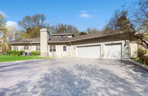 406 Duck Pond Locust Valley NY 11560