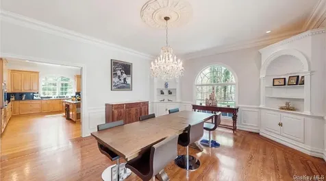 406 Duck Pond Locust Valley NY 11560