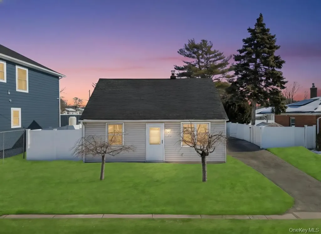 1333 5th Avenue Bay Shore NY 11706