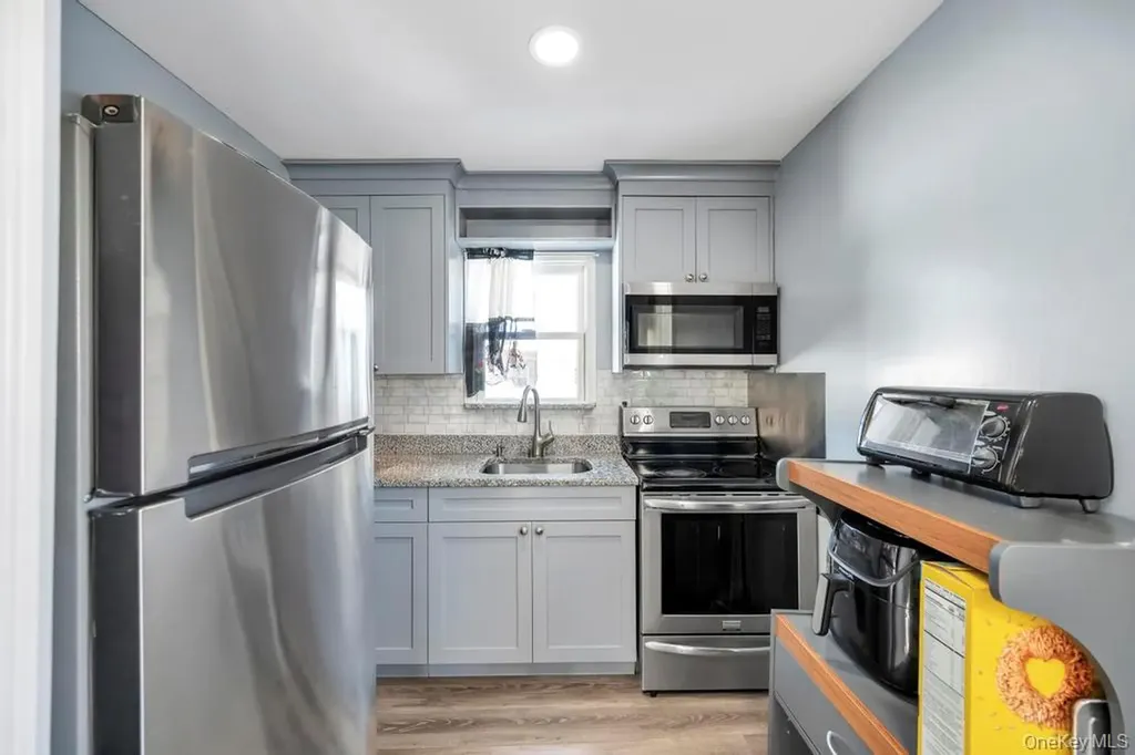1333 5th Avenue Bay Shore NY 11706