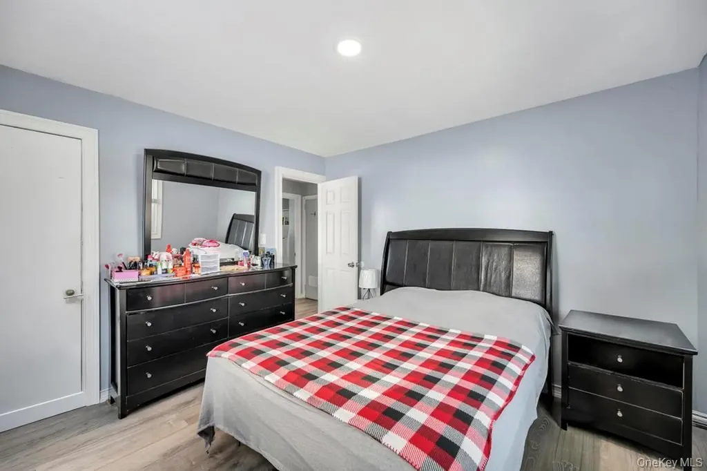 1333 5th Avenue Bay Shore NY 11706