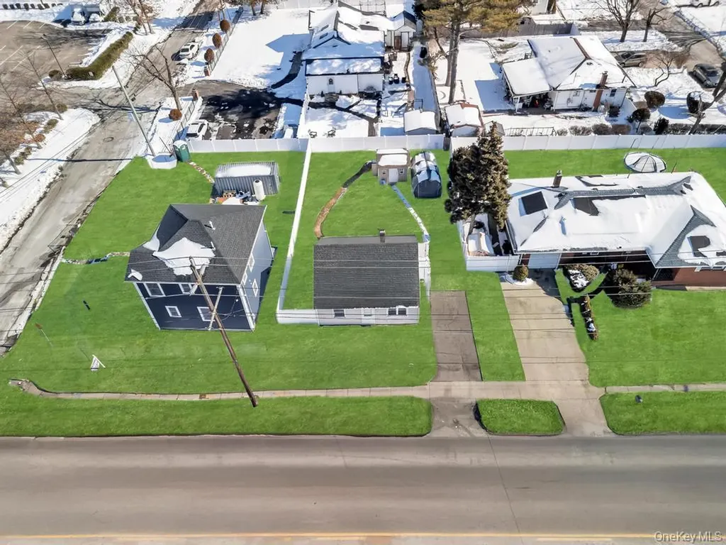 1333 5th Avenue Bay Shore NY 11706