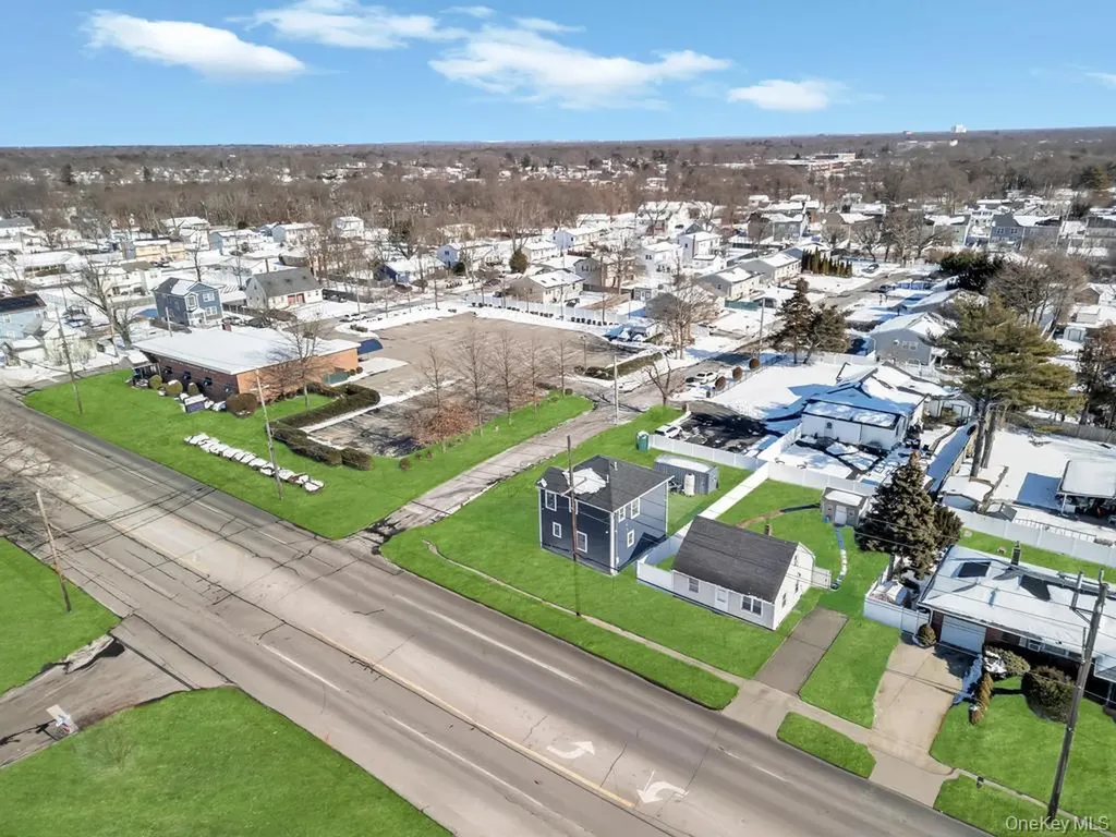 1333 5th Avenue Bay Shore NY 11706