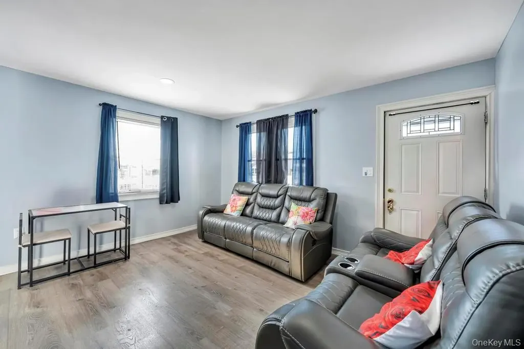 1333 5th Avenue Bay Shore NY 11706