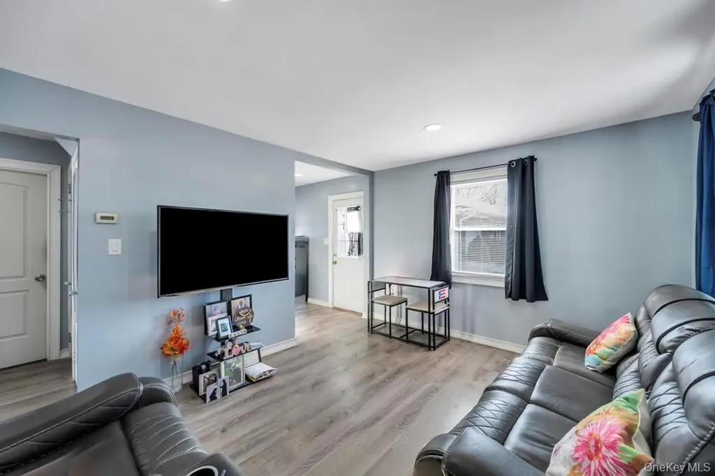 1333 5th Avenue Bay Shore NY 11706