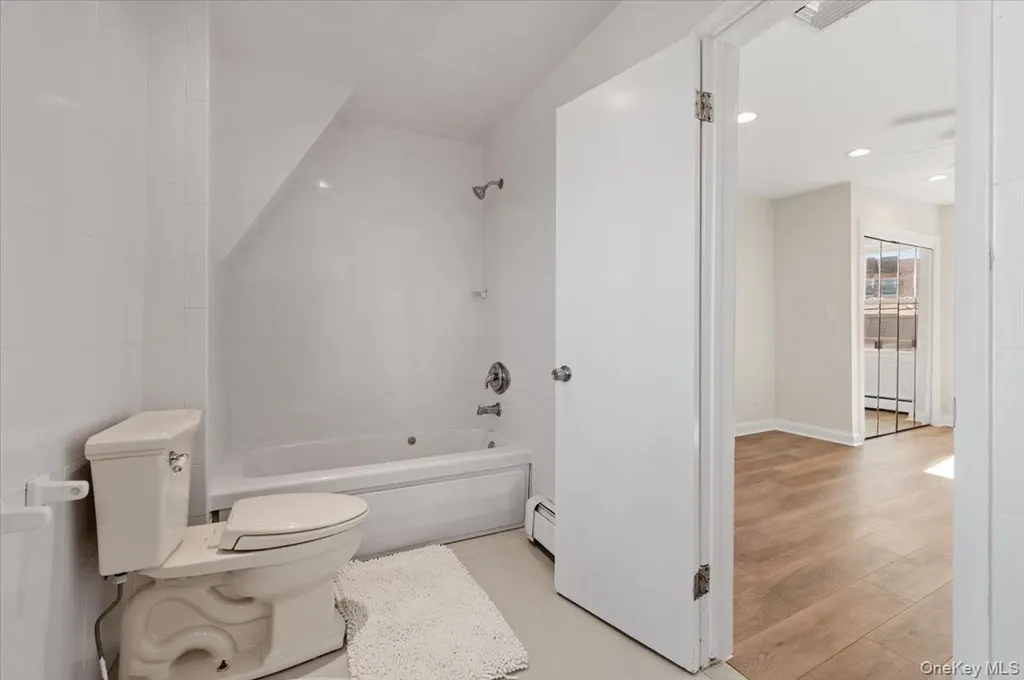 348 Mulry Lane Lawrence NY 11559