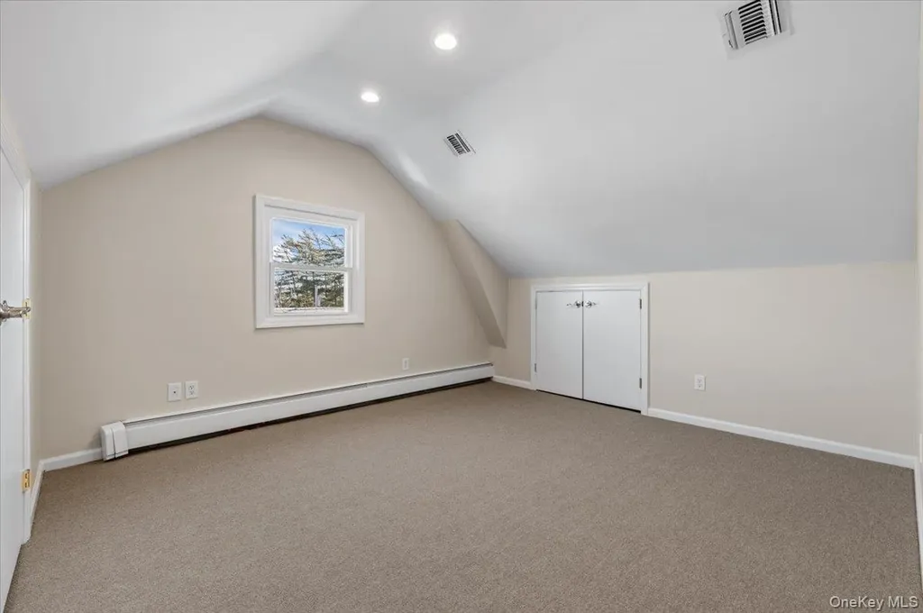 348 Mulry Lane Lawrence NY 11559
