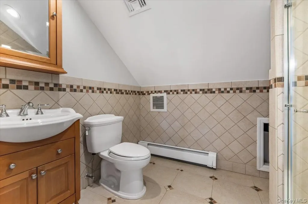 348 Mulry Lane Lawrence NY 11559