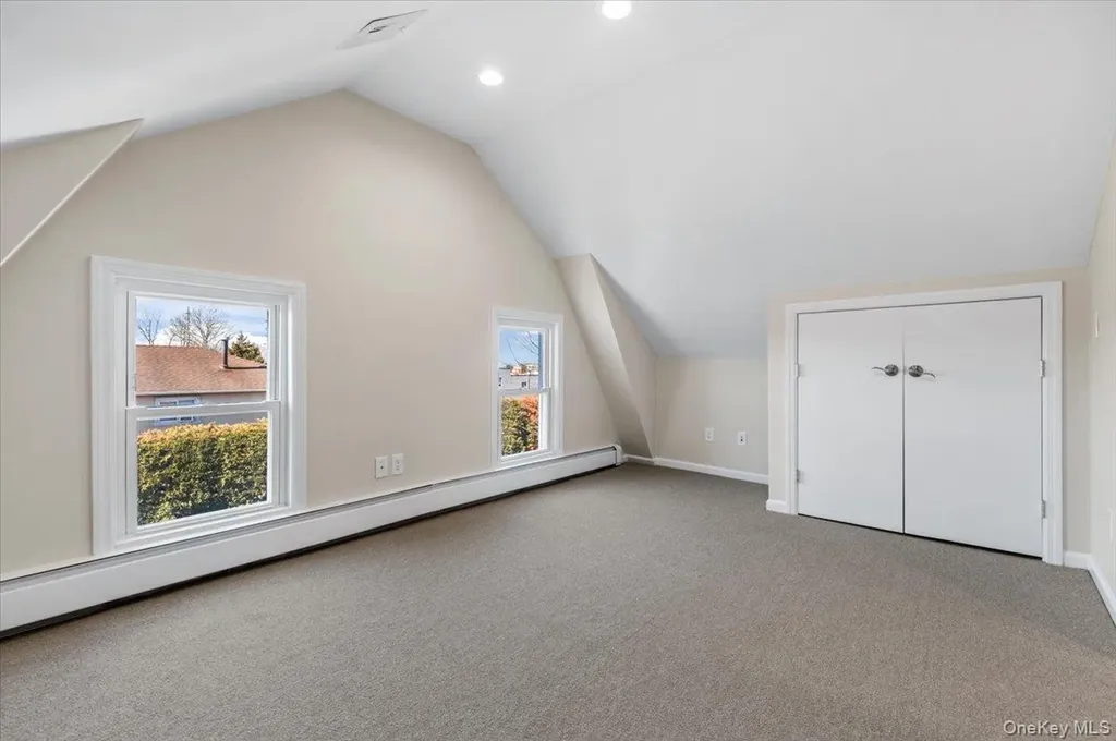 348 Mulry Lane Lawrence NY 11559