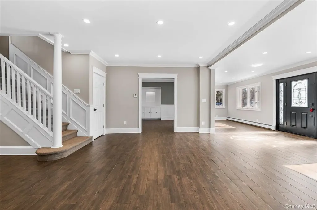 348 Mulry Lane Lawrence NY 11559
