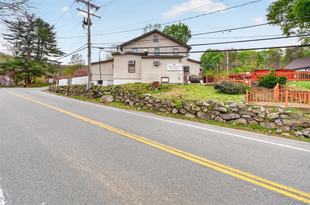 299 Peekskill Hollow Road Putnam Valley NY 10579