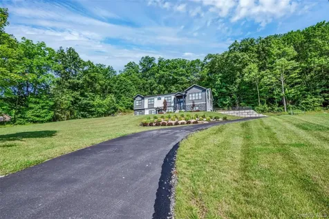 31 Walnut Ridge Lane Bloomingburg NY 12721