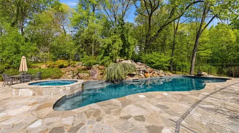 33 Greenbriar Drive Chappaqua NY 10514