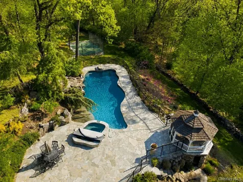33 Greenbriar Drive Chappaqua NY 10514