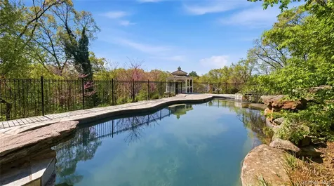 33 Greenbriar Drive Chappaqua NY 10514