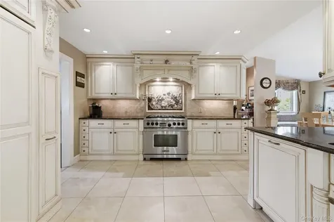 33 Greenbriar Drive Chappaqua NY 10514