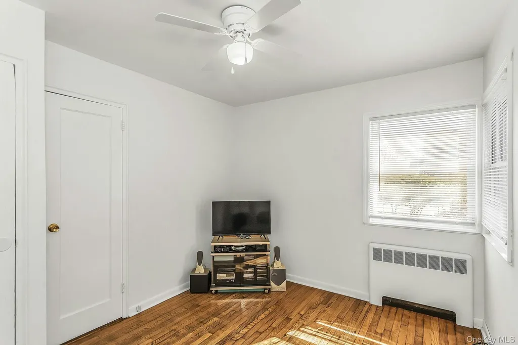 1844 Old Mill Road Merrick NY 11566