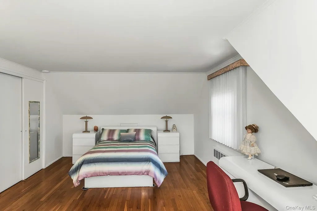 1844 Old Mill Road Merrick NY 11566