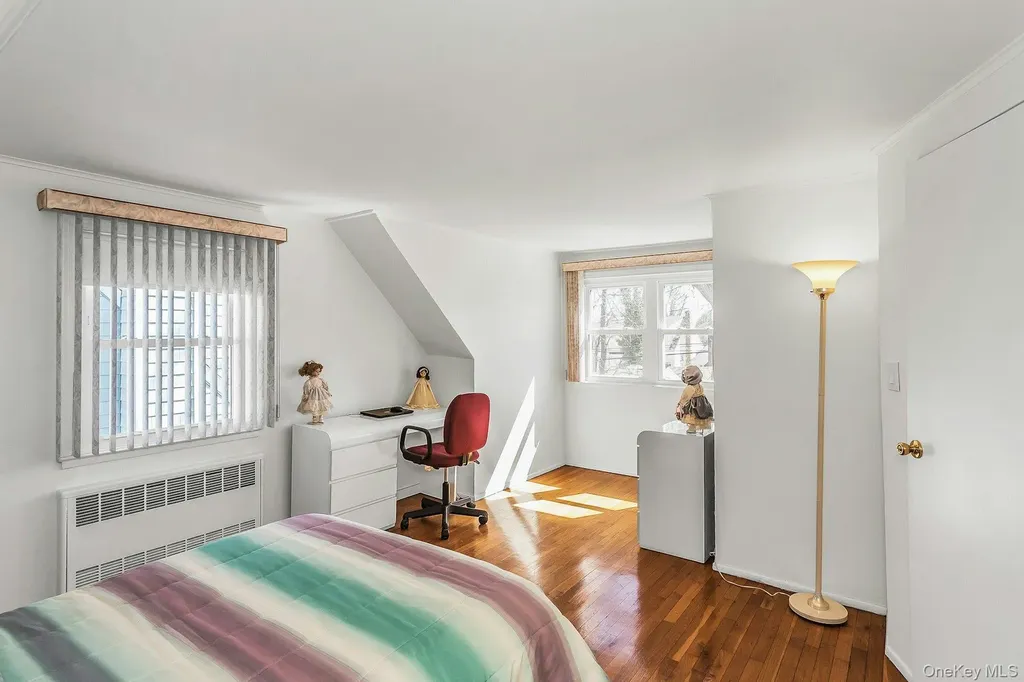1844 Old Mill Road Merrick NY 11566