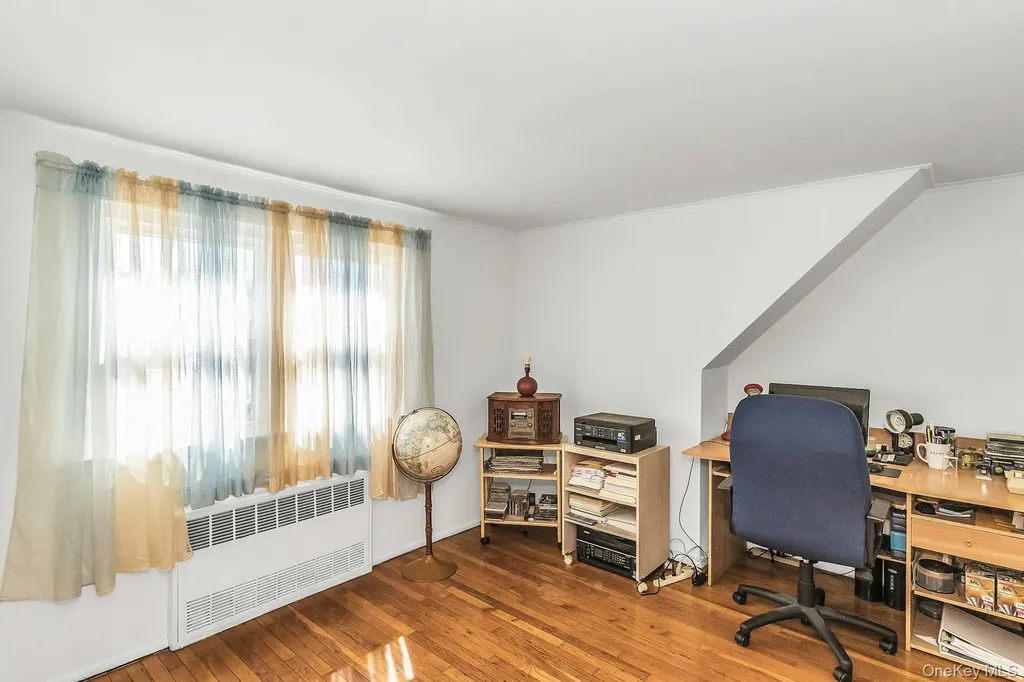 1844 Old Mill Road Merrick NY 11566