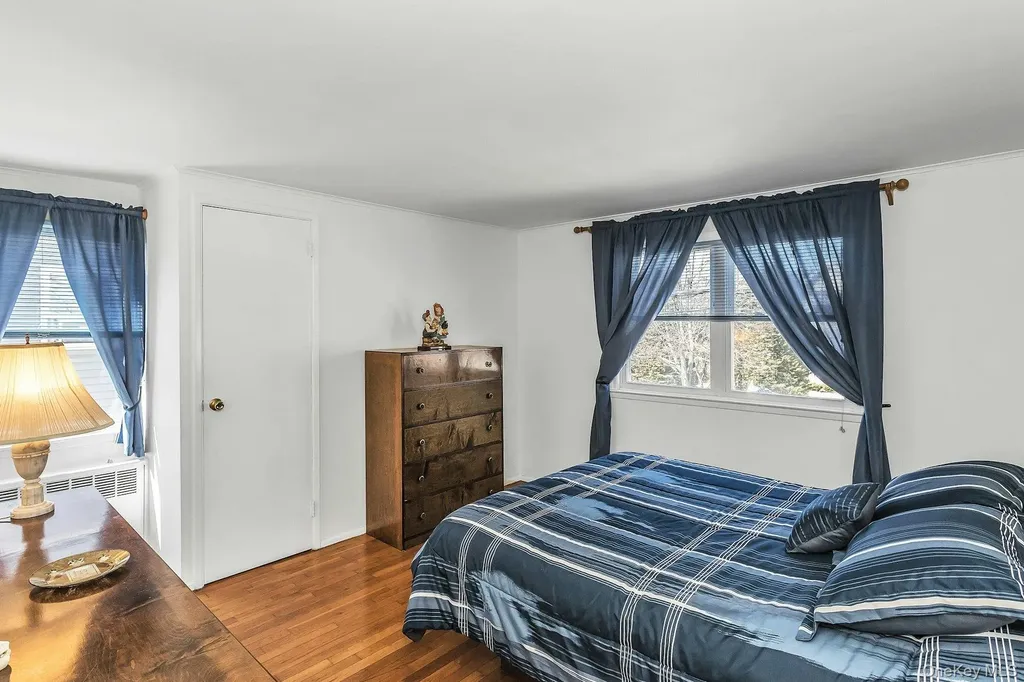 1844 Old Mill Road Merrick NY 11566
