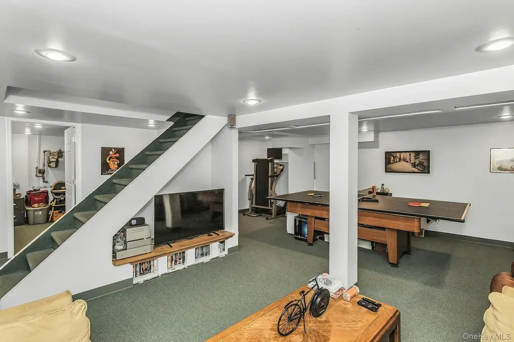 1844 Old Mill Road Merrick NY 11566