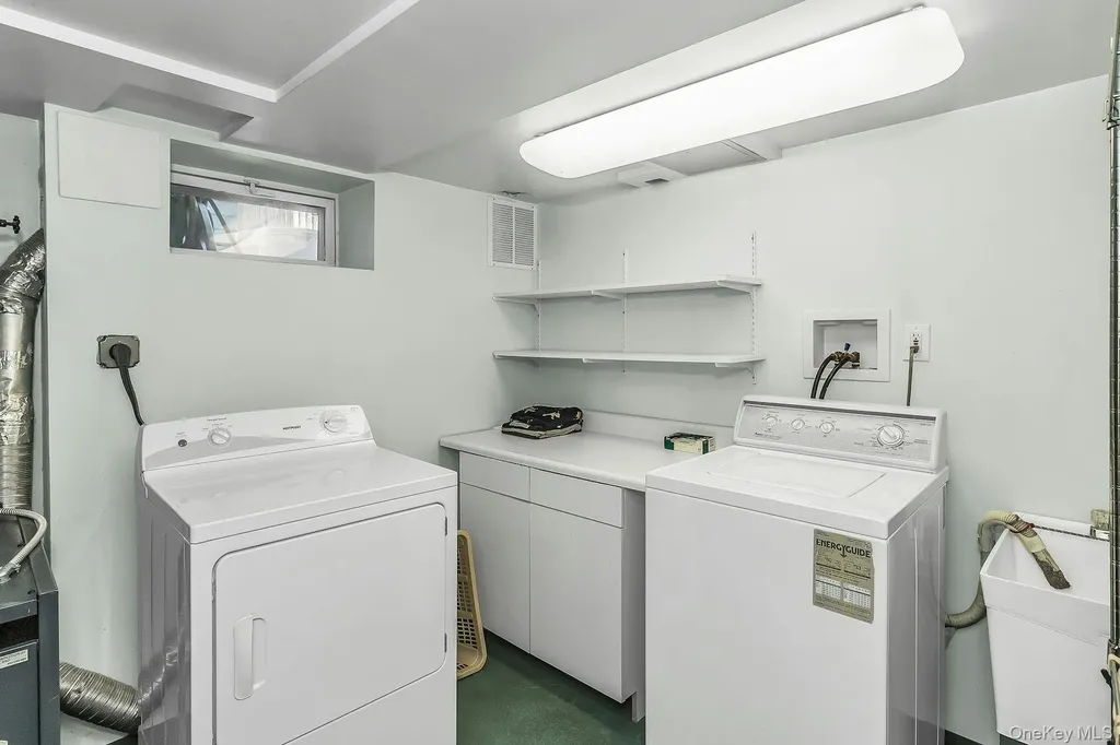 1844 Old Mill Road Merrick NY 11566