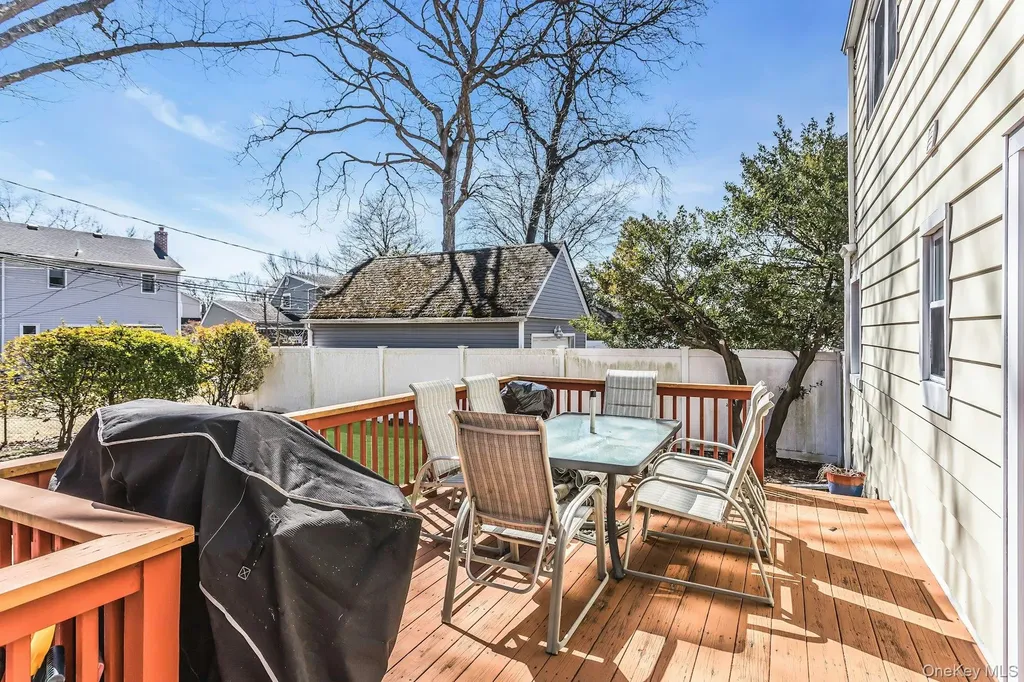 1844 Old Mill Road Merrick NY 11566