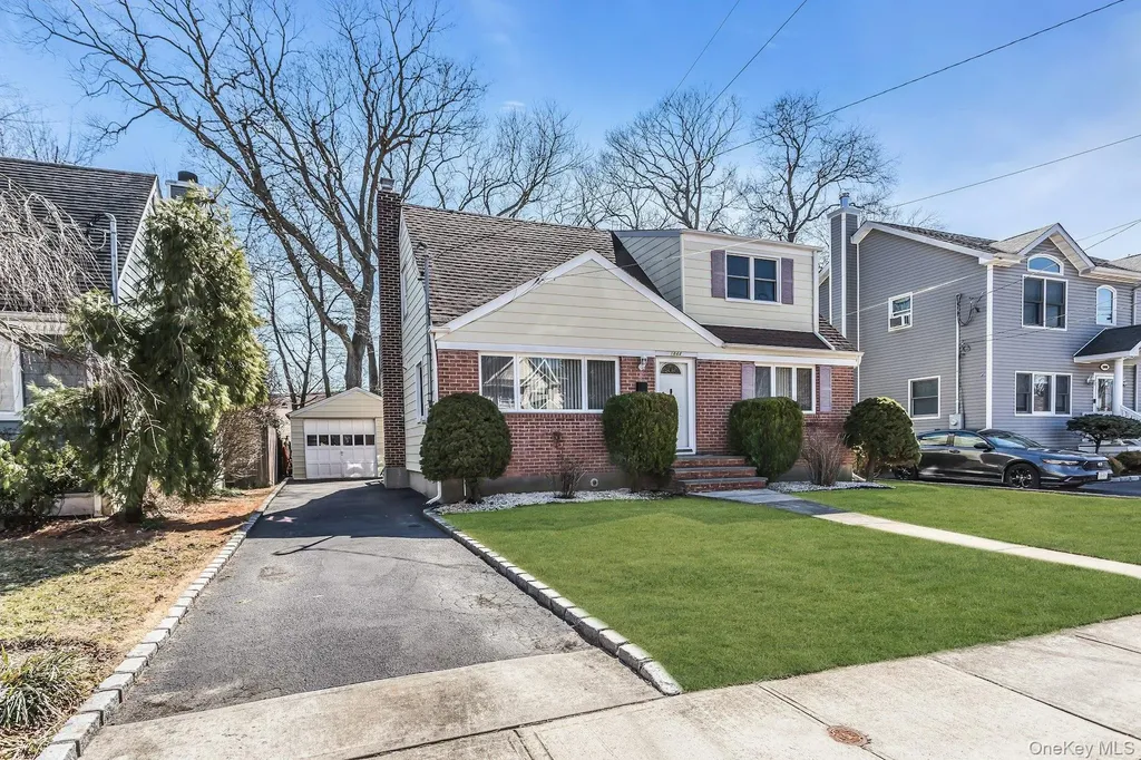1844 Old Mill Road Merrick NY 11566
