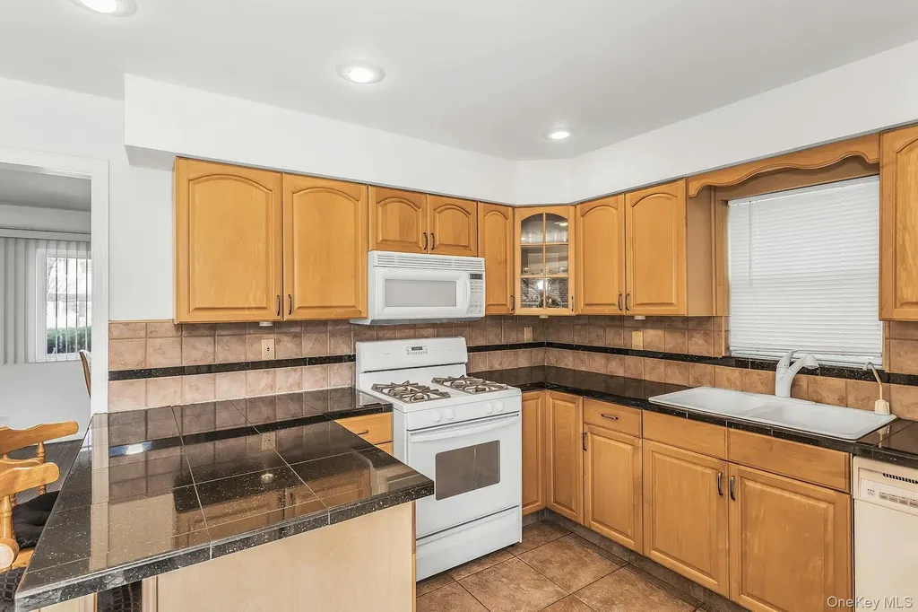 1844 Old Mill Road Merrick NY 11566