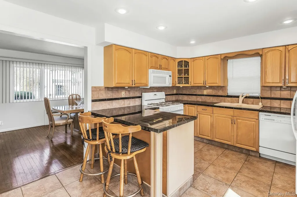 1844 Old Mill Road Merrick NY 11566
