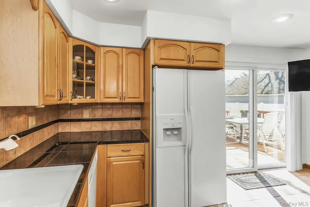 1844 Old Mill Road Merrick NY 11566